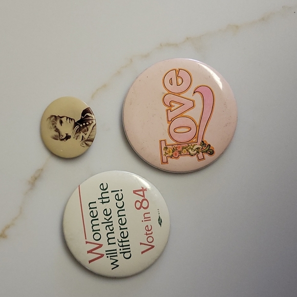 🔴SOLD🔴 Vintage Pin Button Lot - Picture 1 of 10